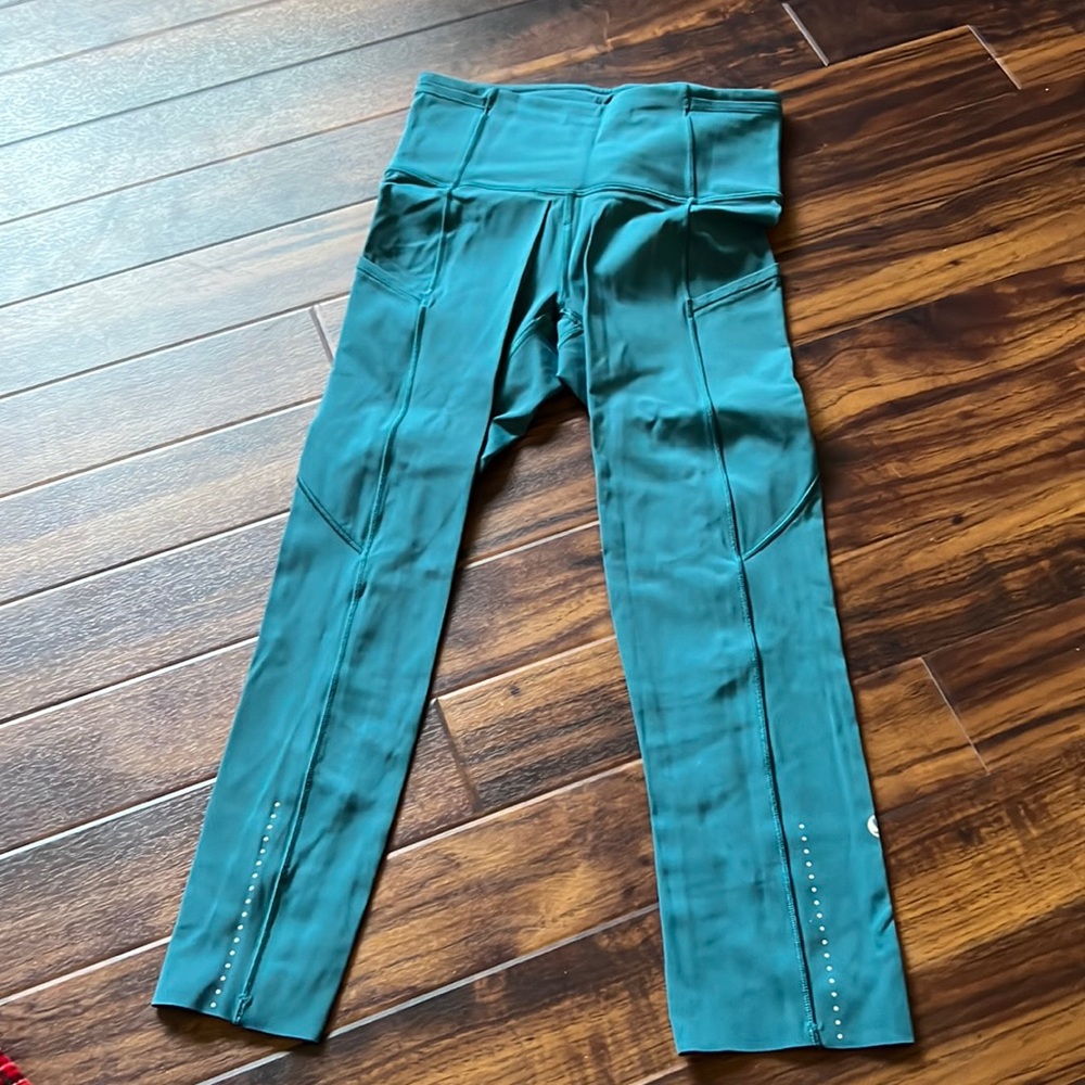 Lululemon fast and free leggings teal size 2, 19” inseam perfect condition